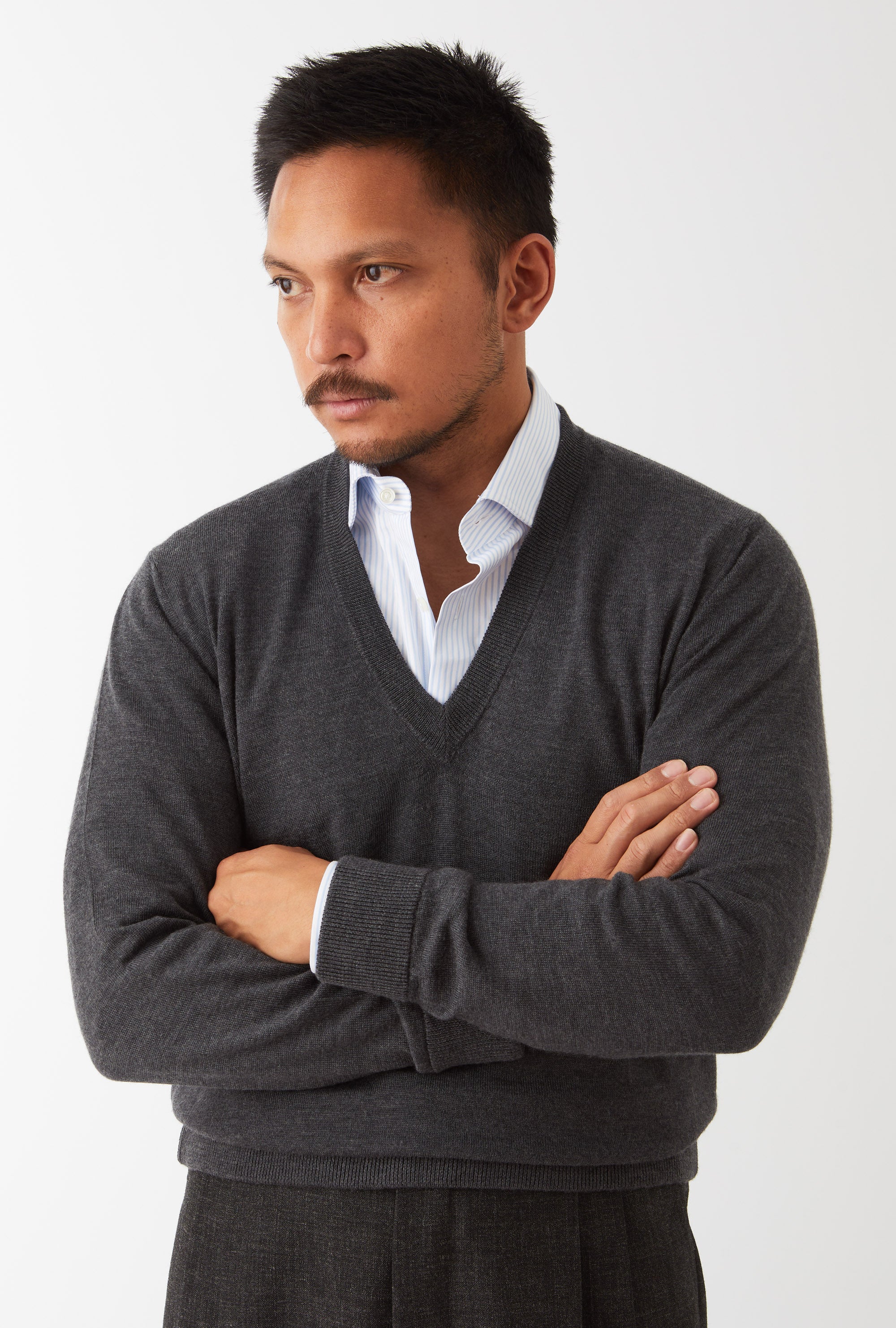 V-Neck Merino Wool Charcoal