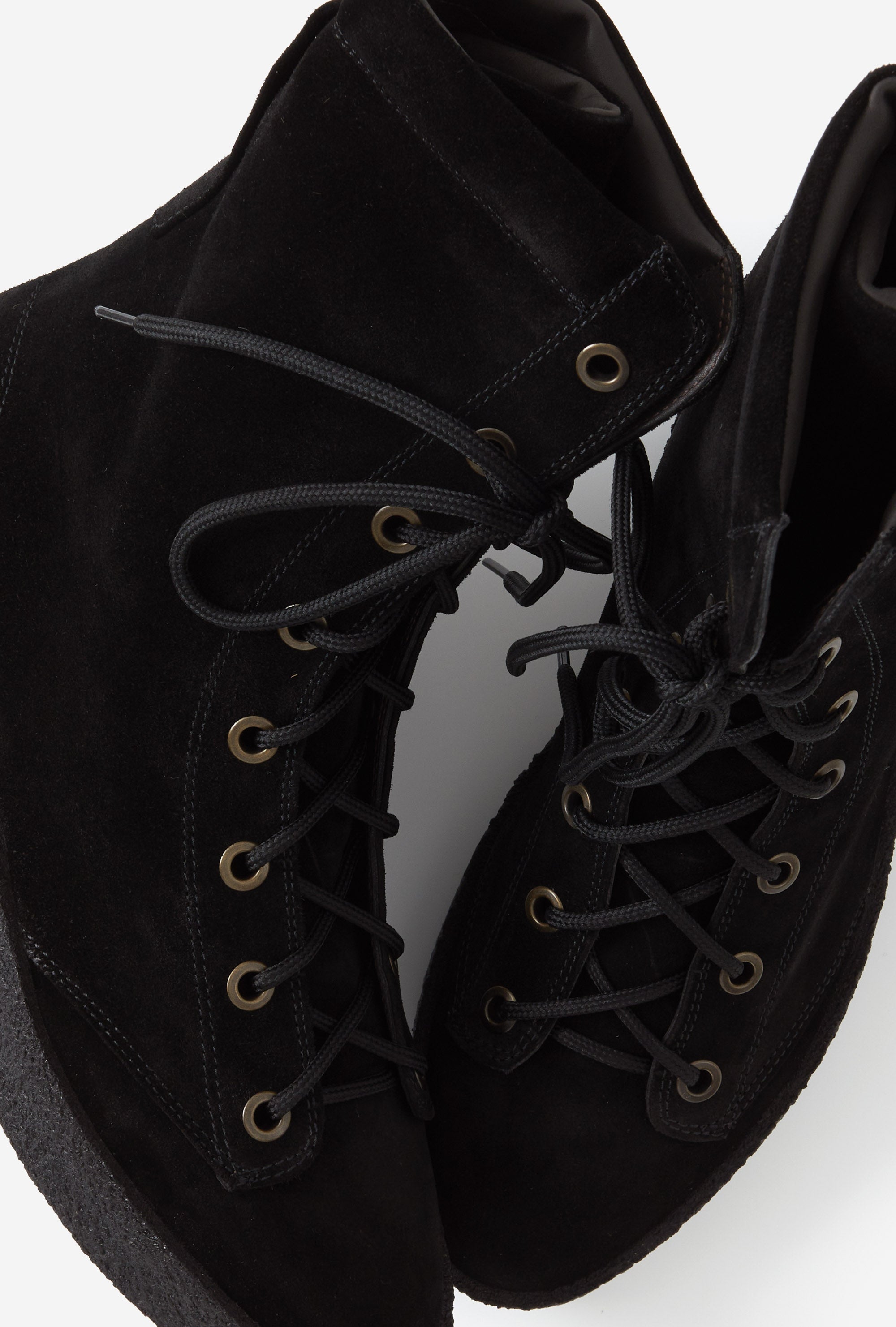 Mountain Boot Crepe Sole Black Suede