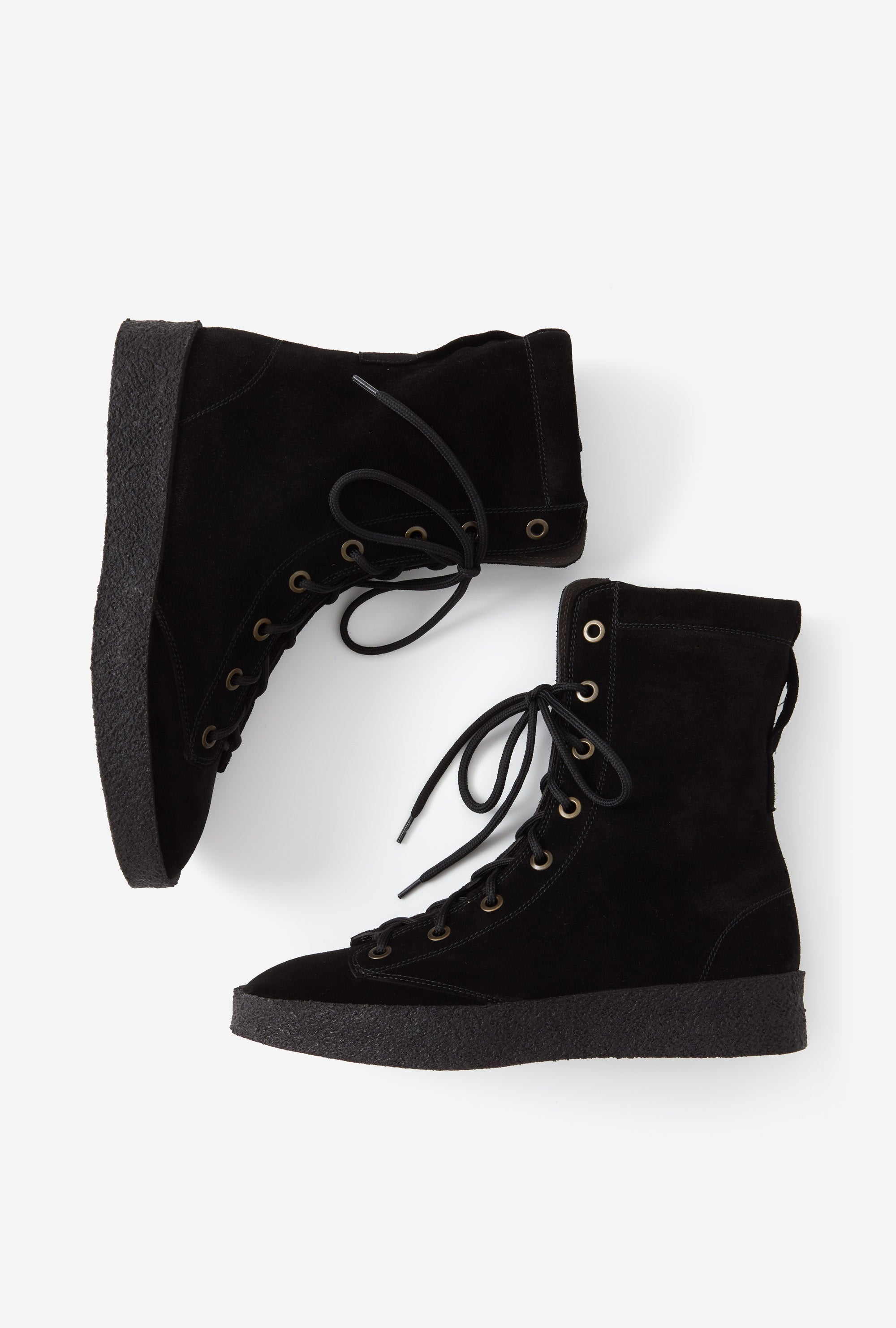 Mountain Boot Crepe Sole Black Suede